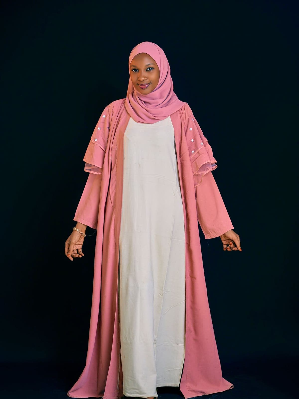 طقم عباية وطرحة