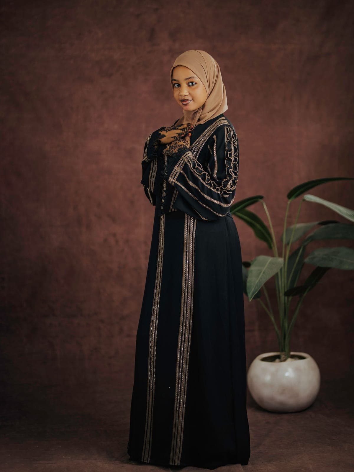 فستان سواريه مطرّز